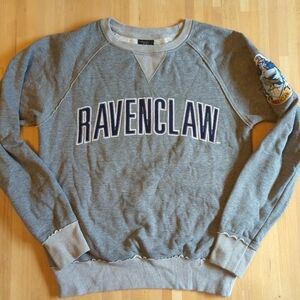 Universal studios Parks Exclusive Ravenclaw Gray Crewneck Sweater Harry Potter S